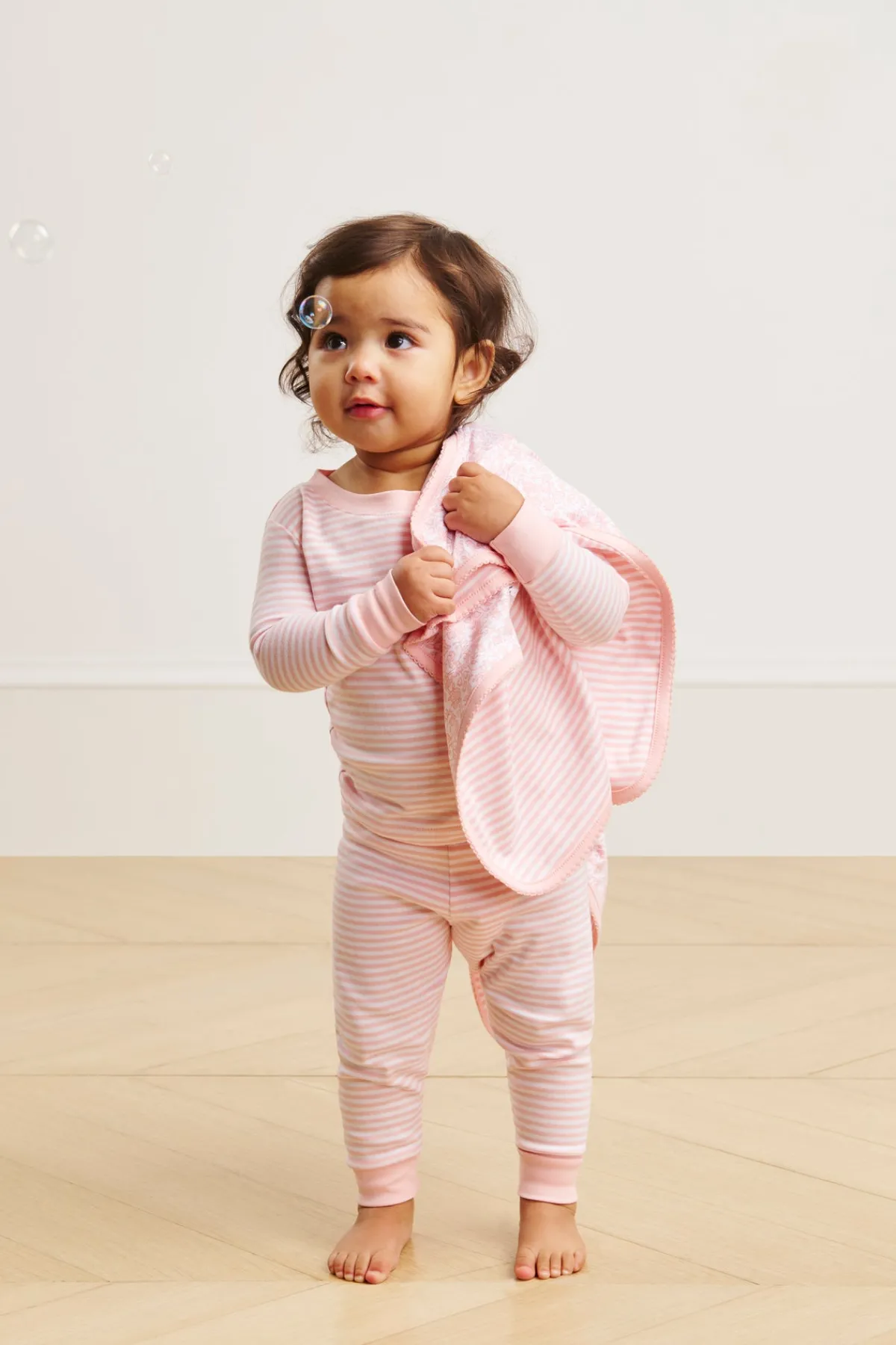 reversible-baby-blanket-in-eng-EGWXOCnt-1.webp LAKE Bodysuits & Sleepers|View All>Reversible Baby Blanket in English Rose Multi